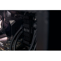 Оперативная память Kingston FURY Renegade 8ГБ DDR4 3600МГц KF436C16RB2/8